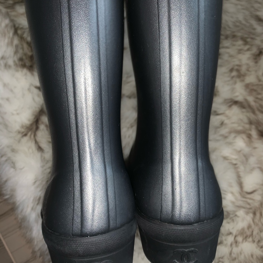 1 OF A KIND ONLY 1 HERE Sold OUT🔥 Gorgeous Chanel matte ☔️/❄️ boots MUST own🖤 - Picture 5 of 5